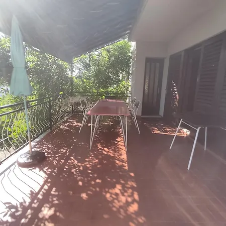 Very Big Cheap For Big Families Very Close To Sea, 3air-conditiners Apartament