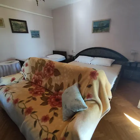 Very Big Cheap For Big Families Very Close To Sea, 3air-conditiners Dramalj