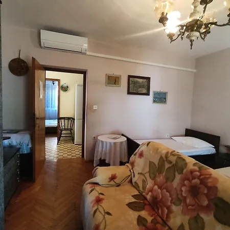 Apartament Very Big Cheap For Big Families Very Close To Sea, 3air-conditiners