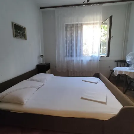 Very Big Cheap For Big Families Very Close To Sea, 3air-conditiners Apartament