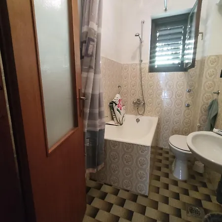 Very Big Cheap For Big Families Very Close To Sea, 3air-conditiners