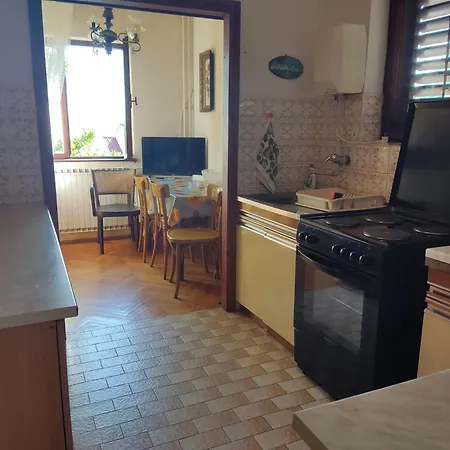Apartament Very Big Cheap For Big Families Very Close To Sea, 3air-conditiners