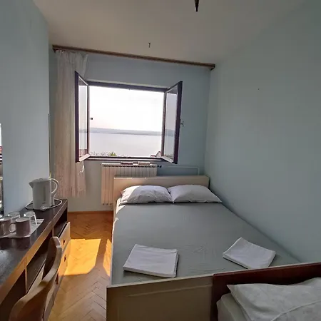 Apartament Very Big Cheap For Big Families Very Close To Sea, 3air-conditiners Dramalj