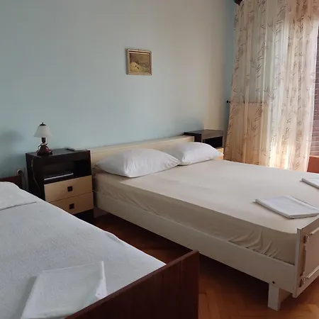 Very Big Cheap For Big Families Very Close To Sea, 3air-conditiners * Dramalj