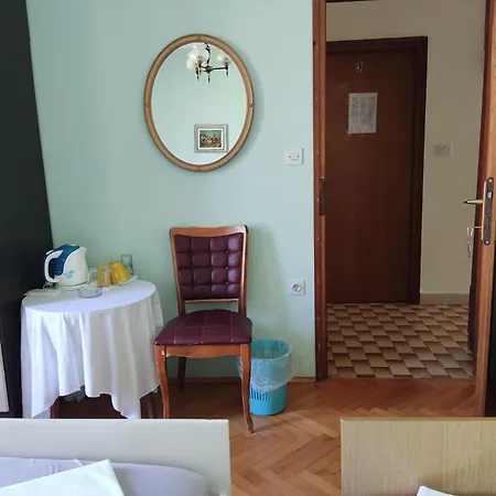 Apartament Very Big Cheap For Big Families Very Close To Sea, 3air-conditiners