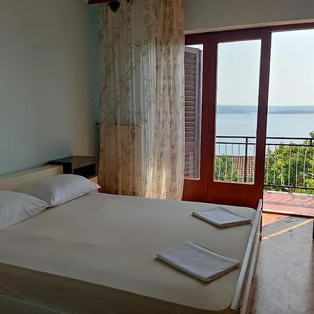 Very Big Cheap For Big Families Very Close To Sea, 3air-conditiners Dramalj
