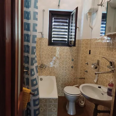 Very Big Cheap For Big Families Very Close To Sea, 3air-conditiners Apartament *