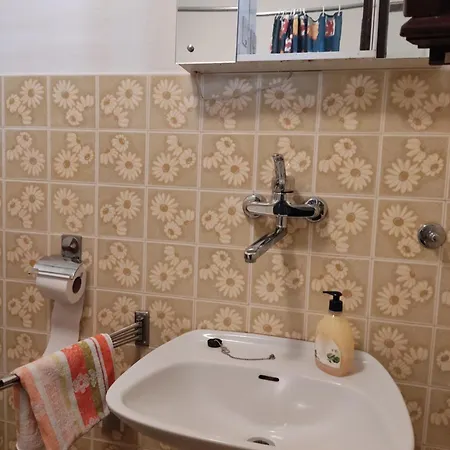 Very Big Cheap For Big Families Very Close To Sea, 3air-conditiners Apartament