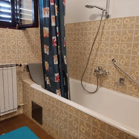Very Big Cheap For Big Families Very Close To Sea, 3air-conditiners Apartament Dramalj